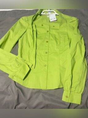 N&B spring green blouse